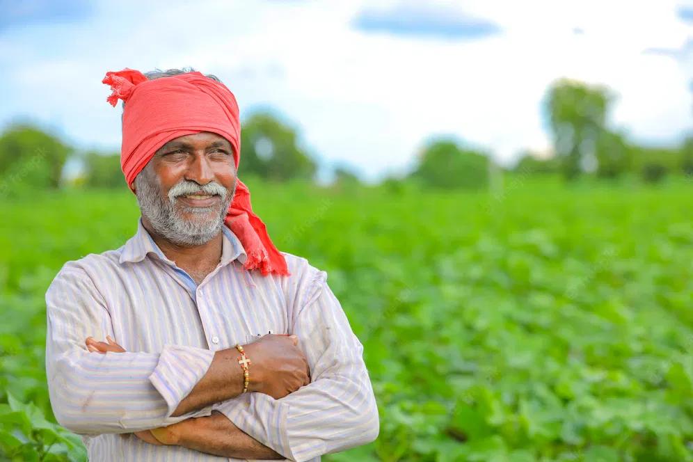 /kvplus/articles/indian-farmer-cotton-field_54391-2206(1).webp