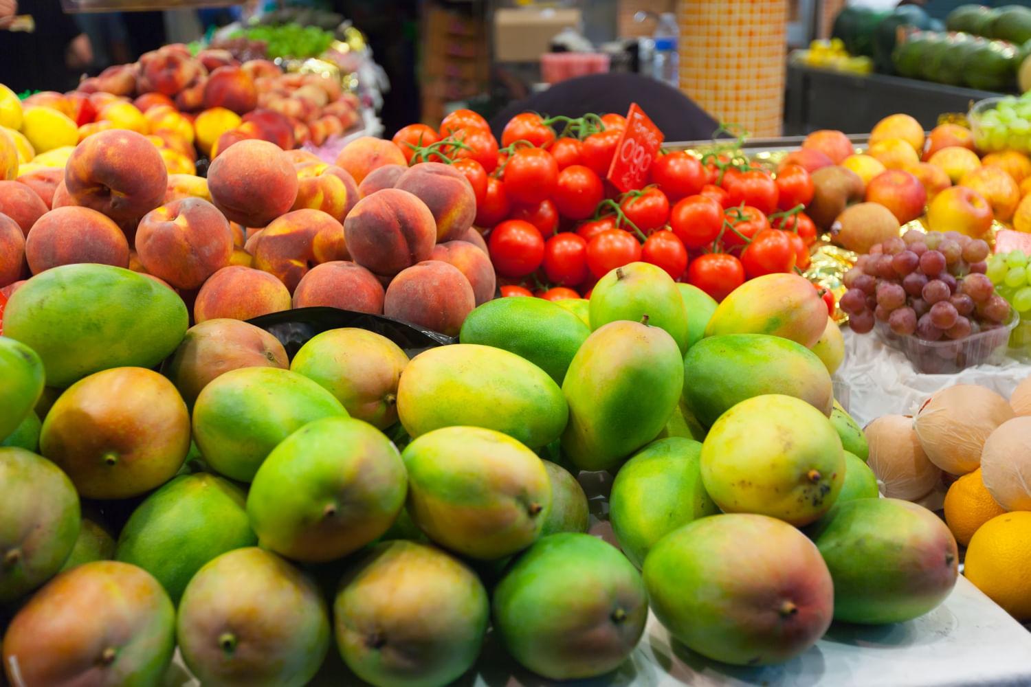 kvplus/articles/cb4dce3c095718756e73757fa2b0ef63_mangoes-market.jpg