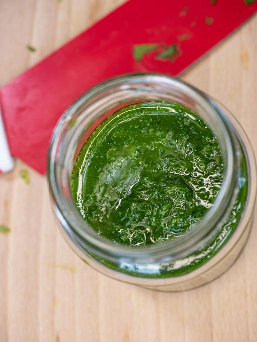 DIY: Green Chilli Garlic Organic Pesticide at Home